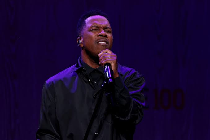 Leslie Odom Jr. performing live on stage